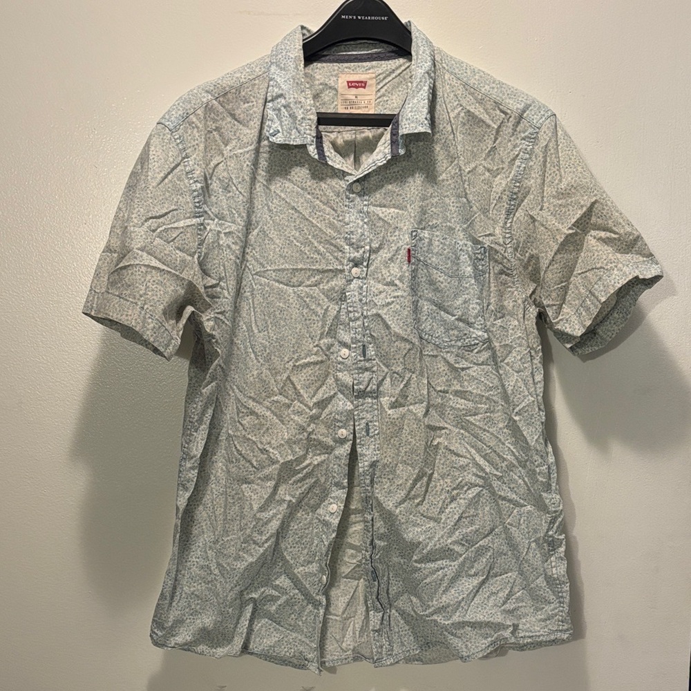 3/$5🌷 Levi's Men's Gray Patterned Casual Shirt